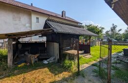 Casă individuala, 75 mp, teren 2180 mp, 2 fronturi stradale, zona Pucioasa