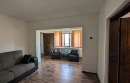 Casă individuala, 75 mp, teren 2180 mp, 2 fronturi stradale, zona Pucioasa