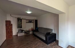 Casă individuala, 75 mp, teren 2180 mp, 2 fronturi stradale, zona Pucioasa