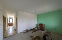 Casa semi-finisata de vanzare, 299 mp, zona Moreni