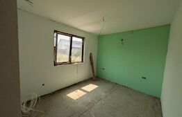 Casa semi-finisata de vanzare, 299 mp, zona Moreni