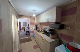 Casa de vanzare, 84 mp, zona Moreni