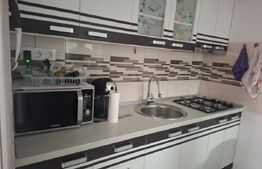 Apartament 3 camere, 63 mp, zona Găești