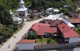 Casă decomandată (P+1E), 220 mp, zona Pietroșița