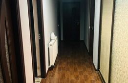 Casă de vânzare, teren de 1.000 mp, zona Titu