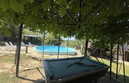 Proprietate cu piscină/ciubăr, 53 mp, zona Pietrari