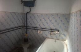 Proprietate cu 2 case, 310 mp, teren 2.100 mp, zona Gura Foii