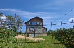 Casă 206 mp la gri, teren 1.832 mp, zona Glodeni Deal