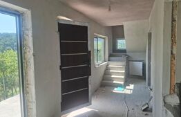 Casă 206 mp la gri, teren 1.832 mp, zona Glodeni Deal