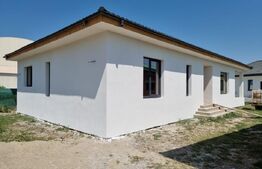 Casă parter de vânzare, 106 mp, teren 468 mp, zona Crevedia