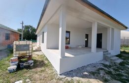 Casă parter de vânzare, 106 mp, teren 468 mp, zona Crevedia
