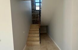 Vila de vanzare, 300 mp, teren 650 mp, zona Crevedia