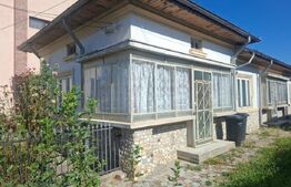 Casa rustica de vanzare, 110 mp, teren 600 mp, zona Bucsani