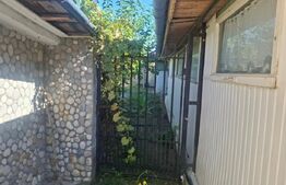 Casa rustica de vanzare, 110 mp, teren 600 mp, zona Bucsani