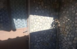 Casa rustica de vanzare, 110 mp, teren 600 mp, zona Bucsani