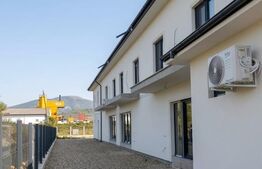 Casă tip duplex de închiriat – 136 mp, P+1, parcare și curte proprie