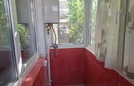 Apartament de vanzare, 2 camere, 42 mp, zona Titu