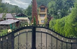 CASĂ CU DOUĂ LOCUINȚE ȘI TEREN DE 897 MP – RUNCU, DÂMBOVIȚA
