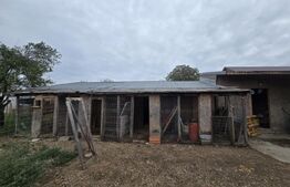 Casă din cărămidă, renovată integral, cu gospodărie în com. Cornățelu