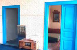 Casă individuală, 200 mp, teren 80 000 mp, Runcu