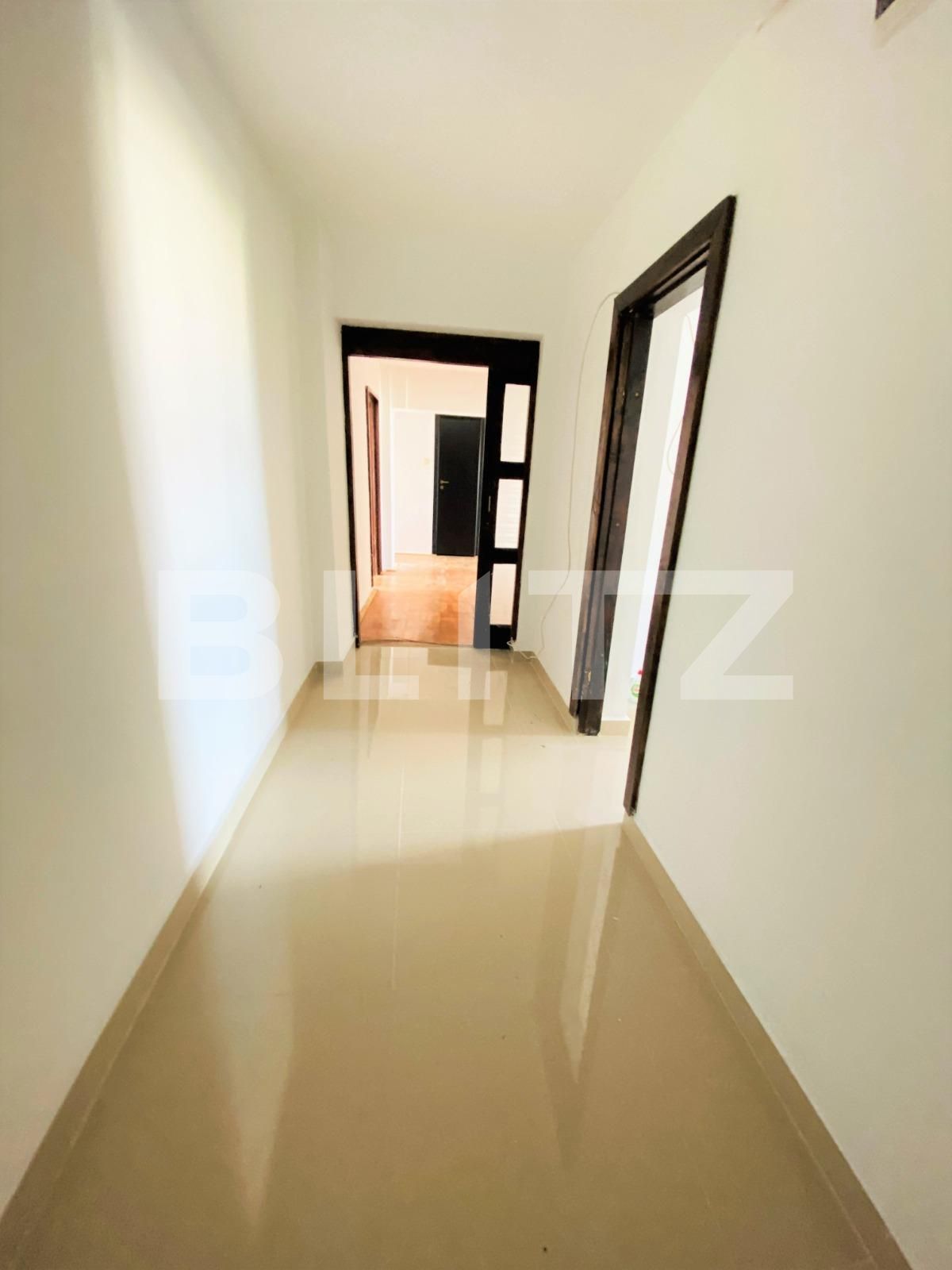 Apartamet de vanzare 4 camere  | Poza1