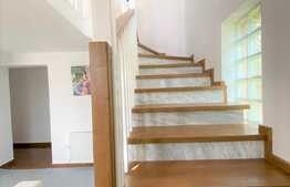 Vila de 5 camere, 160 mp, 554 mp teren, zona Agrement 