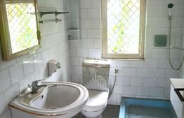 Casa 5 camere cu suprafata 200 mp si teren 2000 mp