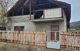 CASĂ ( 300 m de centrul orașul Motru)