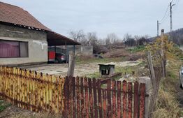 CASĂ ( 300 m de centrul orașul Motru)