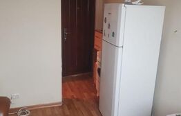 Vand garsoniera in zona 9 Mai