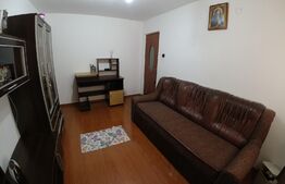Vand apartament 3 camere in zona Piata mica