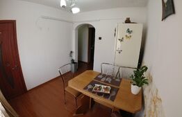 Vand apartament 3 camere in zona Piata mica