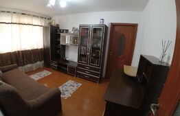 Vand apartament 3 camere in zona Piata mica