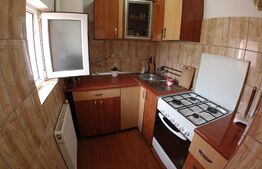 Vand apartament 3 camere in zona Piata mica