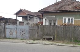 Casa de vanzare, zona Petresti