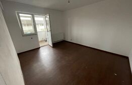 Garsoniera decomandata, 28 mp, cartier 9 Mai