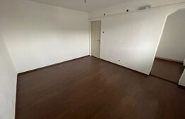 Garsoniera decomandata, 28 mp, cartier 9 Mai