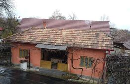 Casa plan P+E cu teren, 90mp, zona Runcu