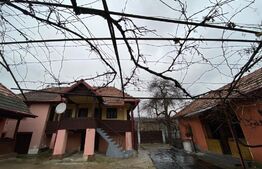 Casa plan P+E cu teren, 90mp, zona Runcu