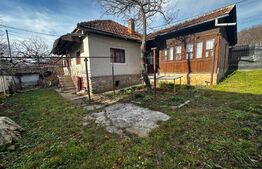 Casa plan parter 85 mp si 370 mp teren , zona Runcu