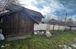 Casa plan parter 85 mp si 370 mp teren , zona Runcu