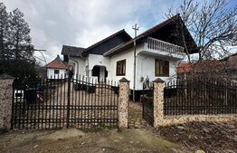 Casa si teren, 1700 mp, zona Pestisani