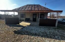 Casa 37 mp si 2500 mp teren, zona Tilvesti