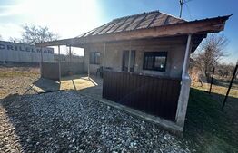 Casa 37 mp si 2500 mp teren, zona Tilvesti