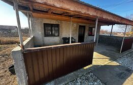 Casa 37 mp si 2500 mp teren, zona Tilvesti