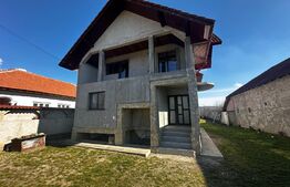 Casa P+1 , 220 mp si 1300 mp teren, zona Runcu 