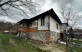 Casa plan parter si 6000 mp teren, zona Sambotin