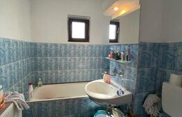 Apartament 3 camere, decomandat, zona 8 Mai