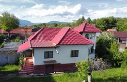  Casa de vacanta zona Arcani si 3000 mp teren