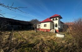  Casa de vacanta zona Arcani si 3000 mp teren